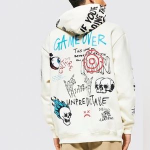 OVERSIZED GRAFFITI GRAPHIC
HOODIE M.
